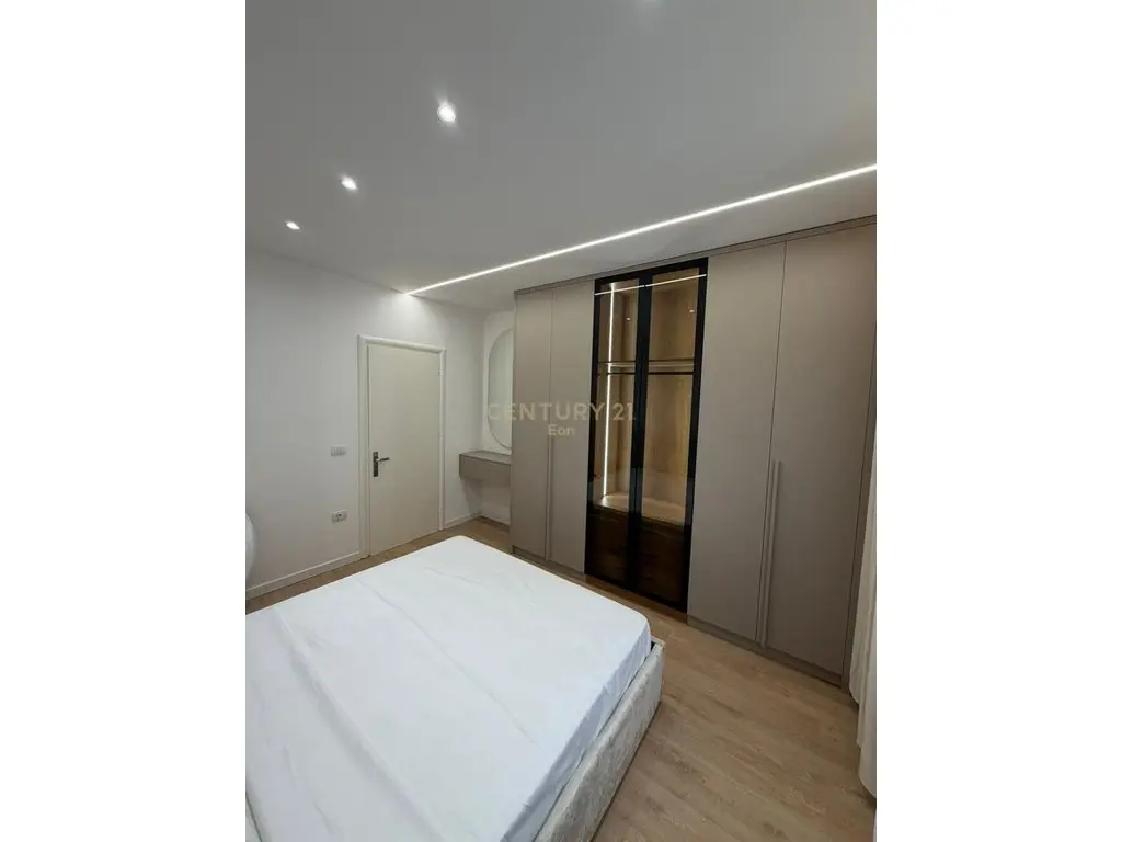 Apartamento T2 de lujo en venta en la playa, Iliria