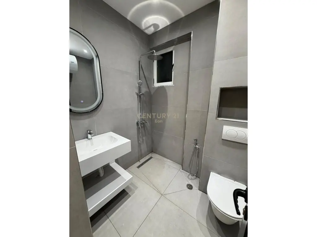 Apartamento T2 de lujo en venta en la playa, Iliria
