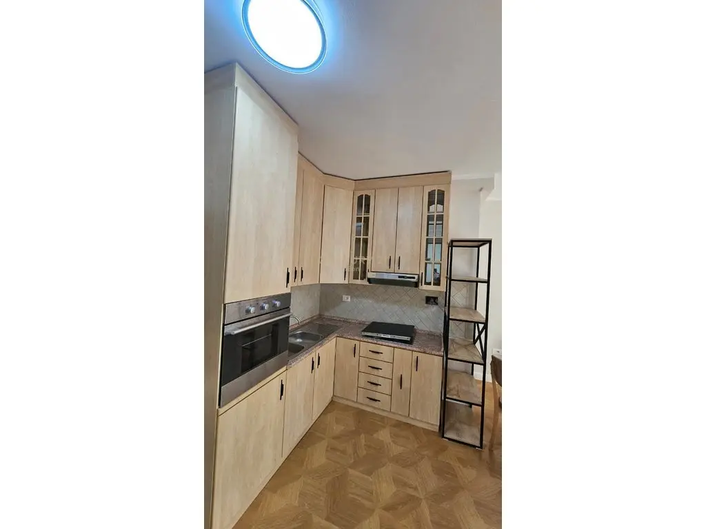 Excelente piso de 2 ambientes en venta en Plazh, Durrës
