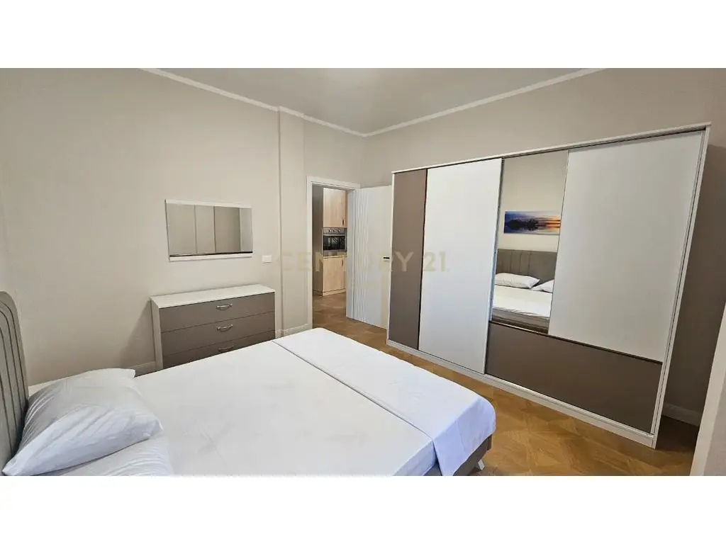 Excelente piso de 2 ambientes en venta en Plazh, Durrës