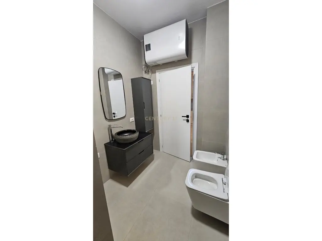 Excelente piso de 2 ambientes en venta en Plazh, Durrës