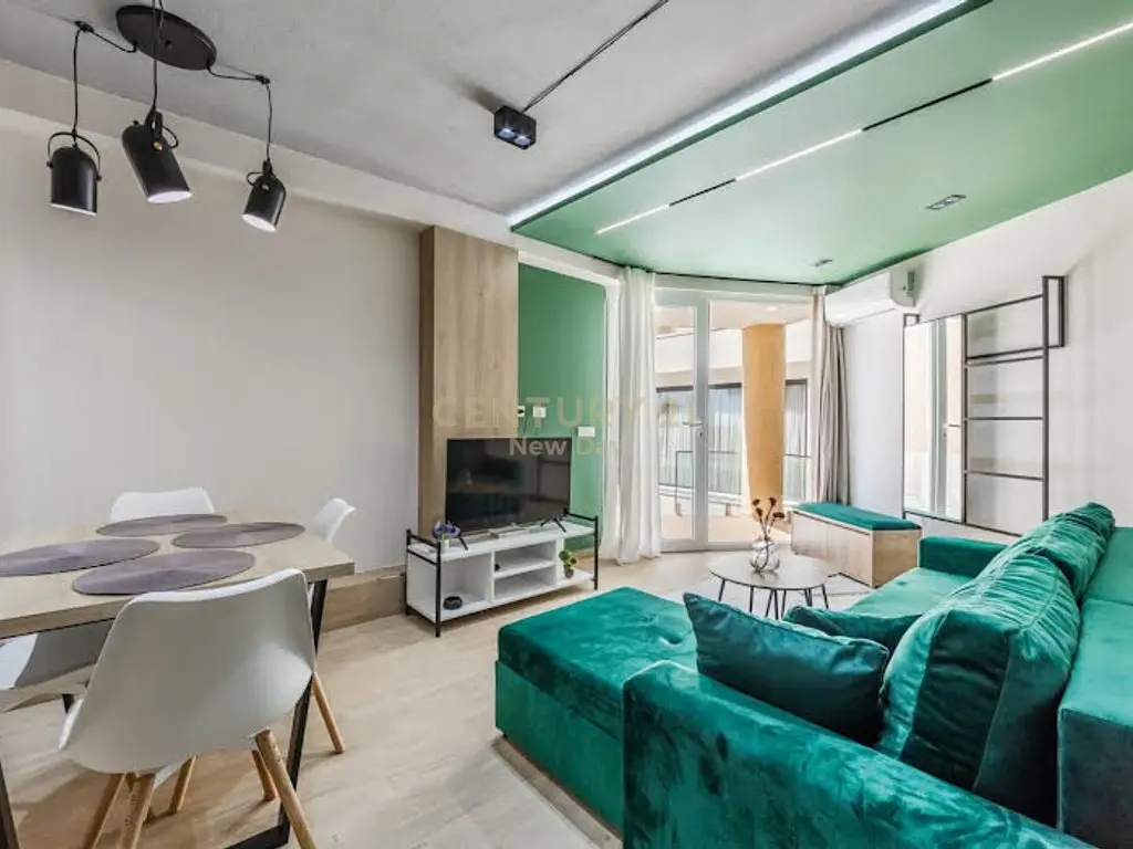 Dúplex en venta en Shkembi i Kavajes con vista al mar