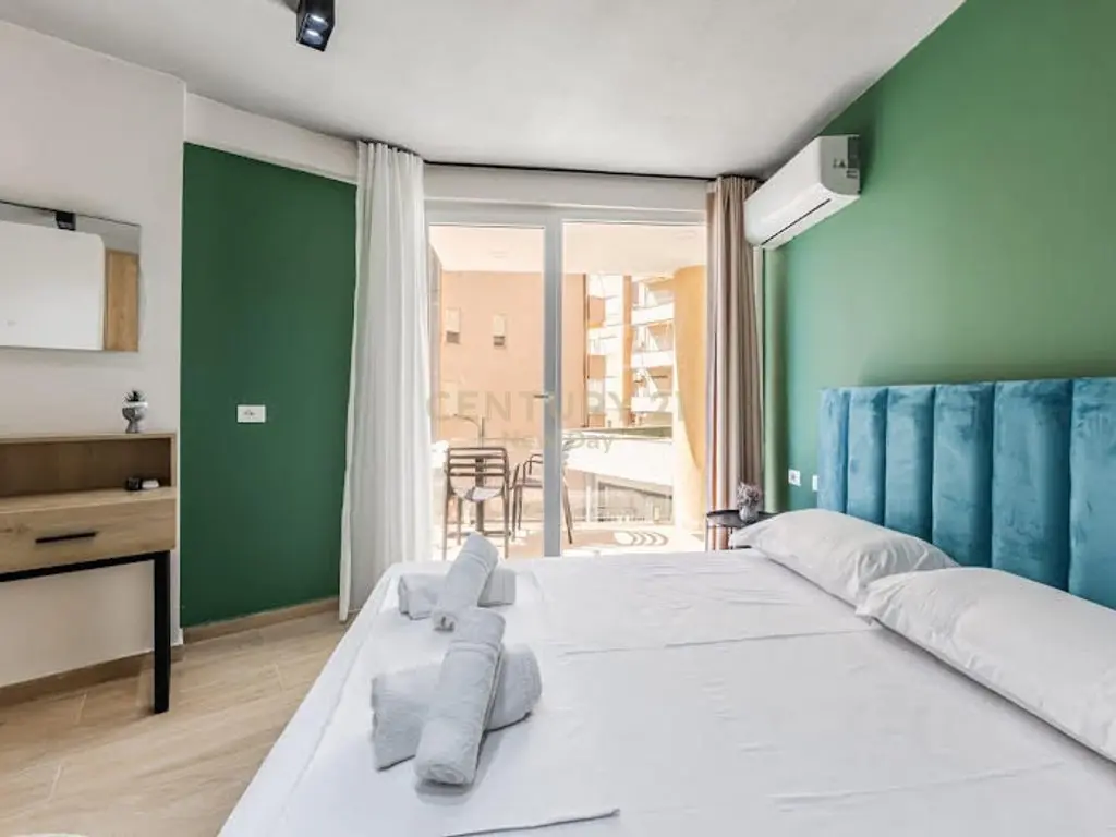 Dúplex en venta en Shkembi i Kavajes con vista al mar