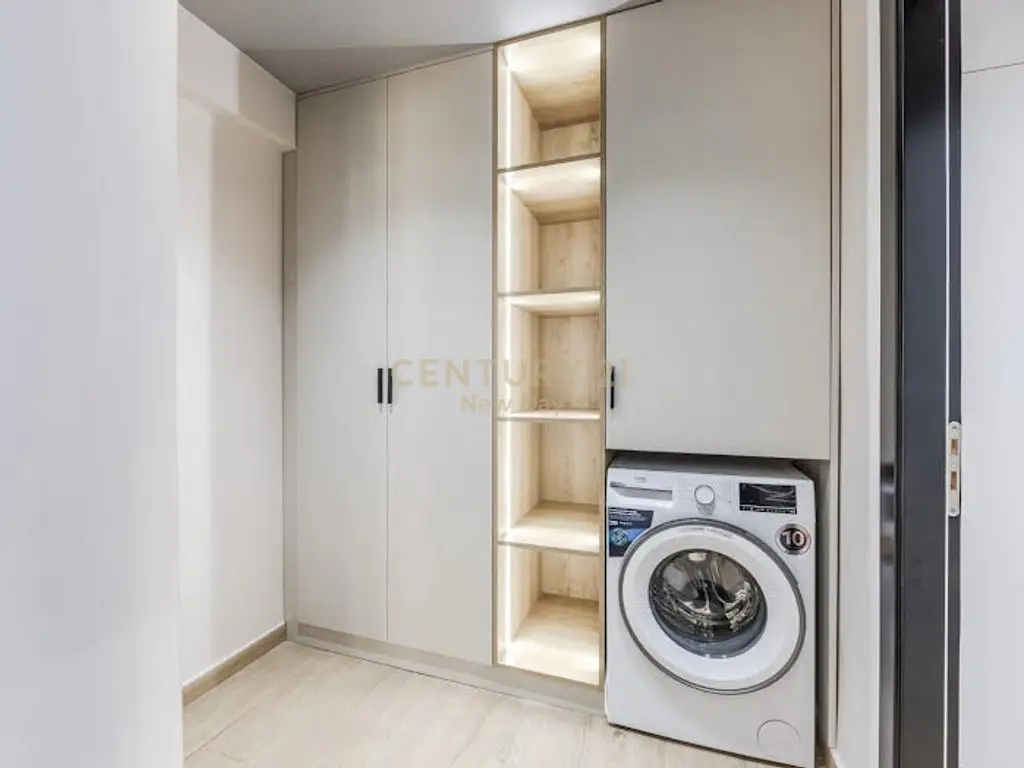 Dúplex en venta en Shkembi i Kavajes con vista al mar