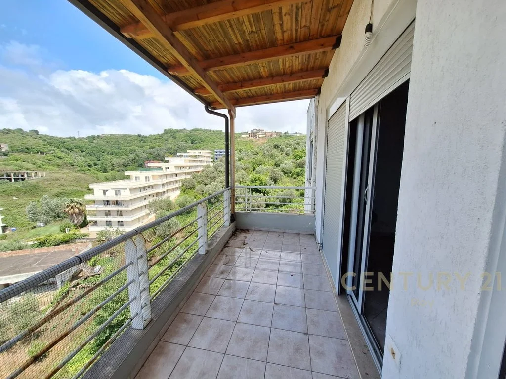 Apartamento 2+1 con vista al mar en venta en Shkallnur, Durrës - 95.735 € | 85 m²