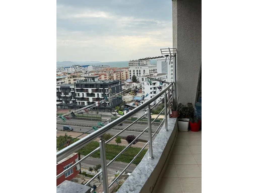 Piso 2+1 en venta en Shkëmb, Kavajë, con vista al mar