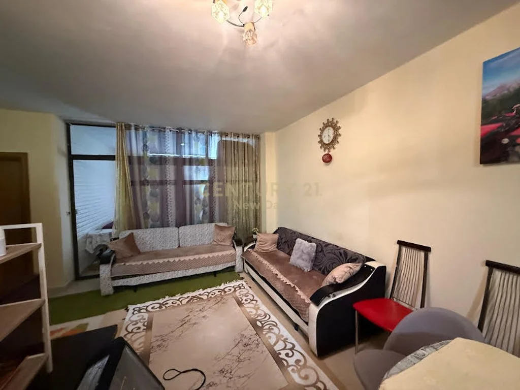 Piso 2+1 en venta en Shkëmb, Kavajë, con vista al mar