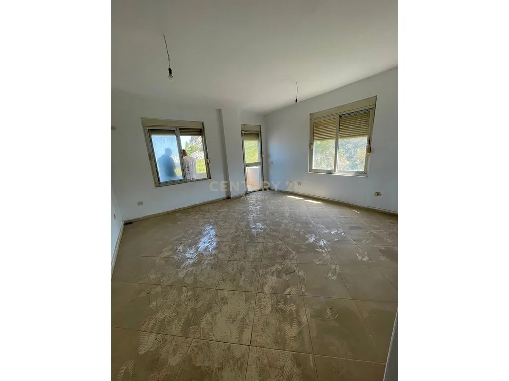 Apartamento 1+1 con vista al mar en venta en Shkëmbi i Kavajës, Durrës