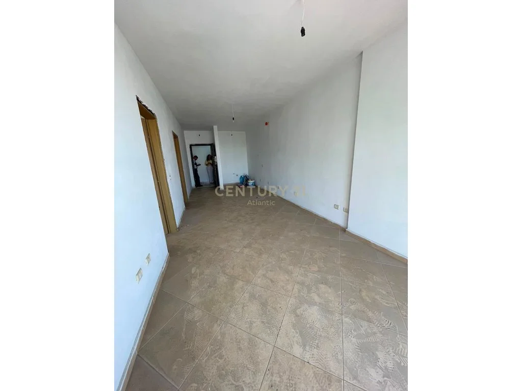 Apartamento 1+1 con vista al mar en venta en Shkëmbin e Kavajës, Durrës