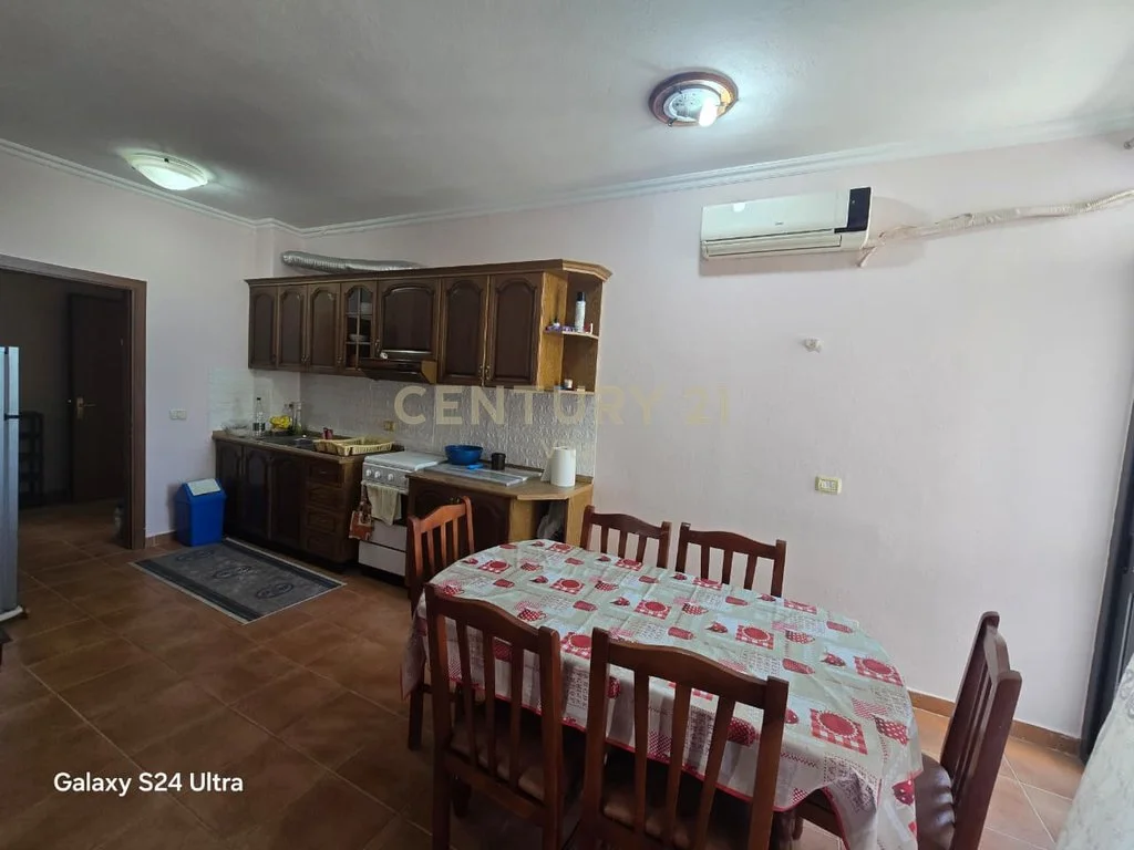 Apartamento 2+1 en venta en Golem, Durrës, cerca del mar