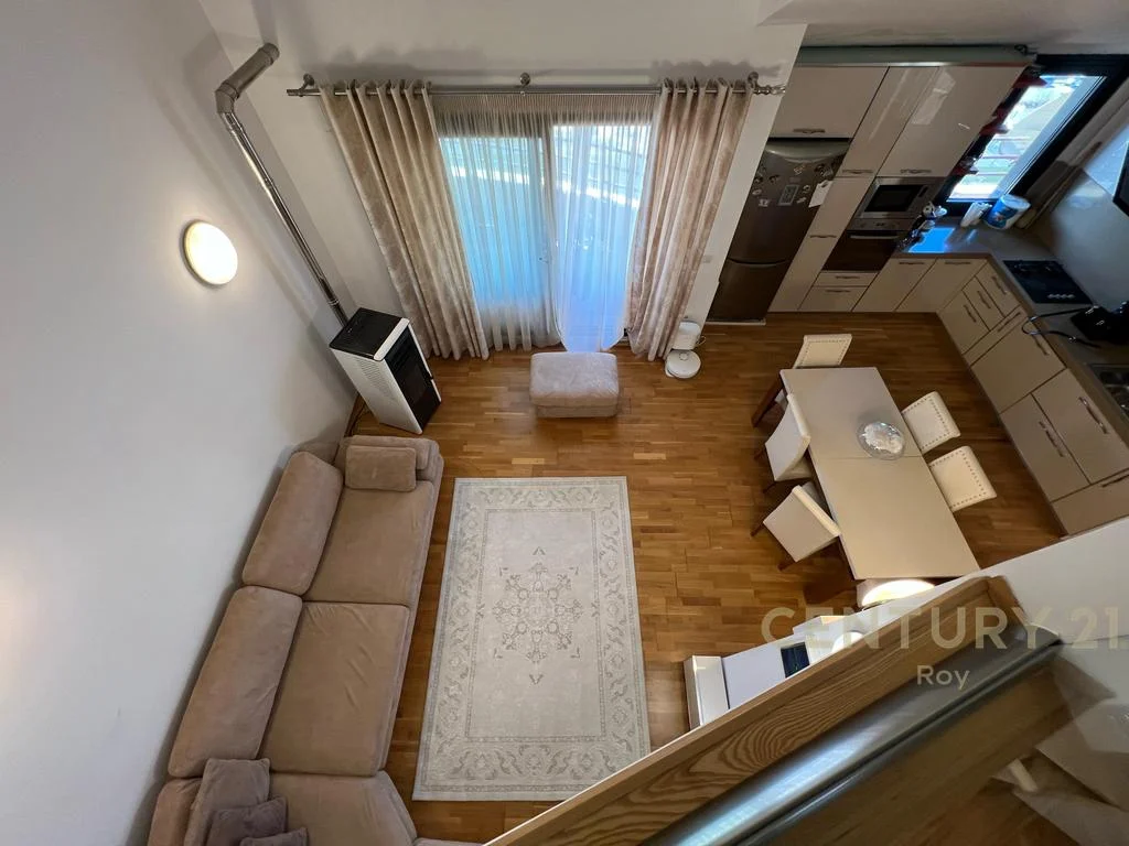 Apartamento dúplex 2+2+2 con vista al mar en venta en Ujësjelës Kanalizime, Durrës