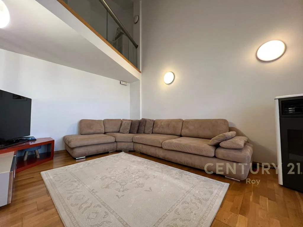 Apartamento dúplex 2+2+2 con vista al mar en venta en Ujësjelës Kanalizime, Durrës