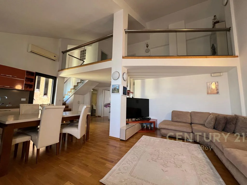 Apartamento dúplex 2+2+2 con vista al mar en venta en Ujësjelës Kanalizime, Durrës