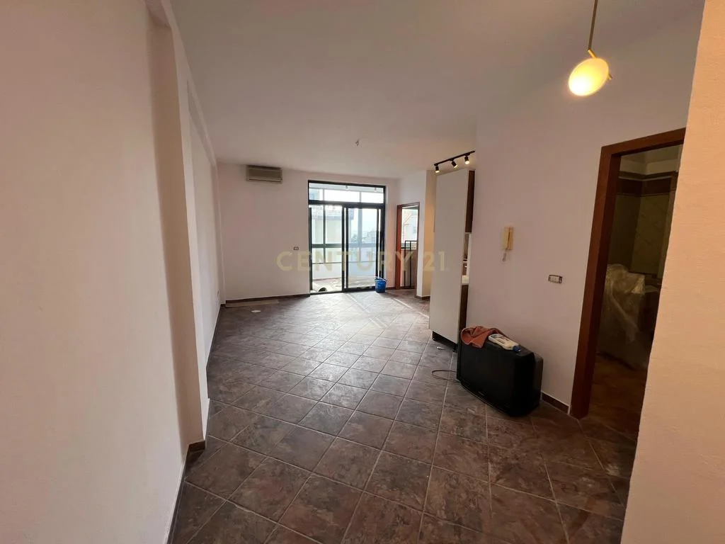 Apartamento 1+1 en venta con vista al mar, en la playa, en Durrës