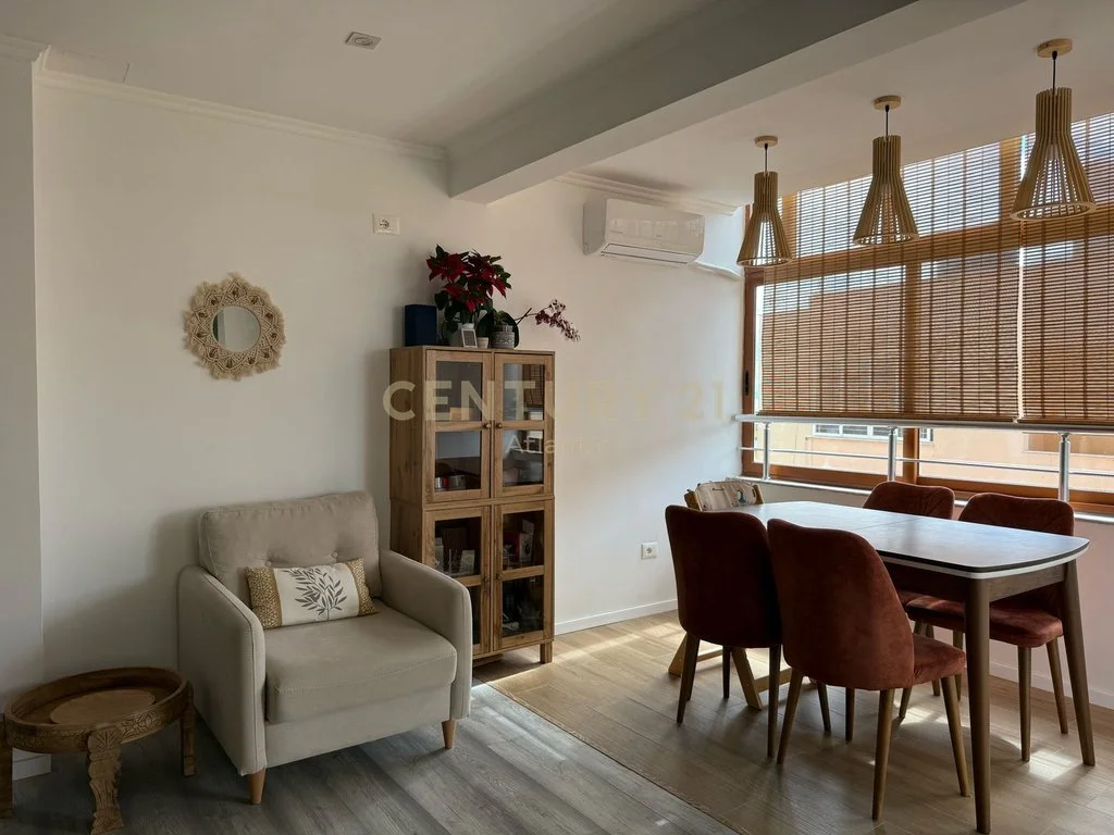 Apartamento 2+1+2 con vista al mar en venta en Durrës