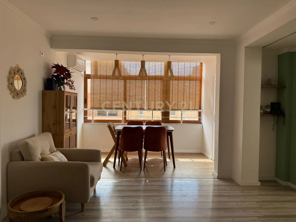 Apartamento 2+1+2 con vista al mar en venta en Durrës