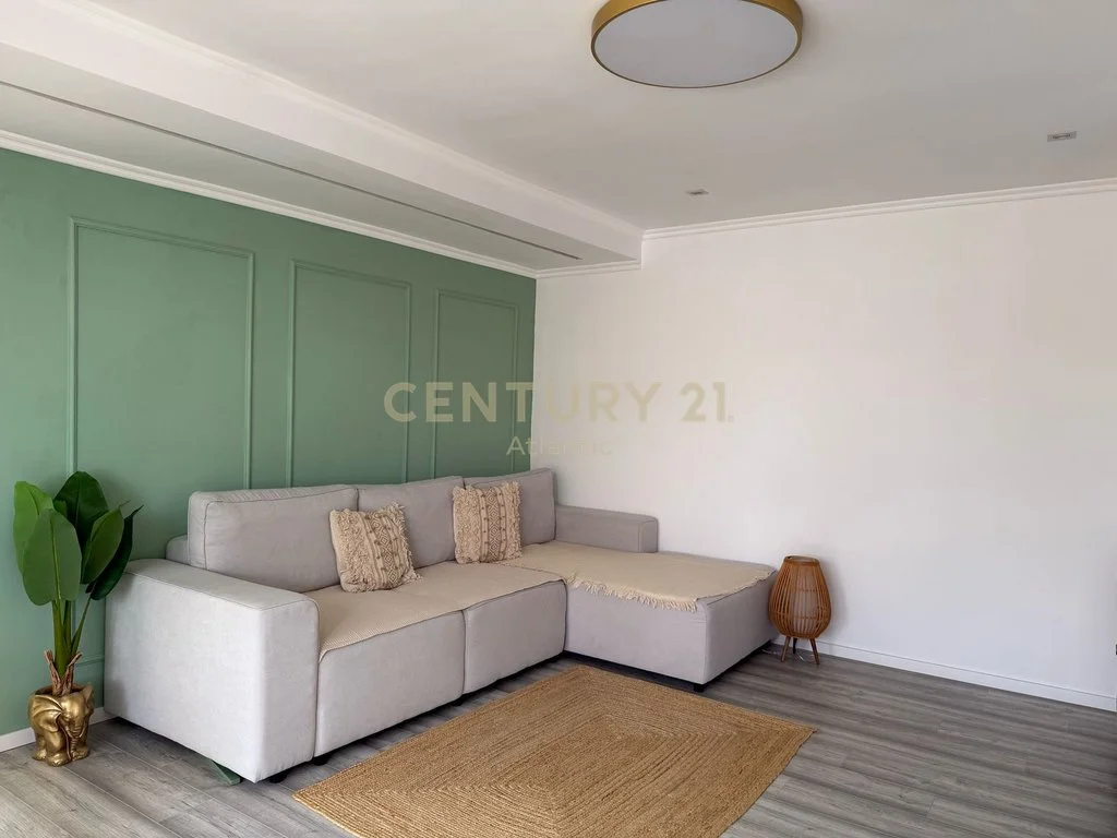 Apartamento 2+1+2 con vista al mar en venta en Durrës