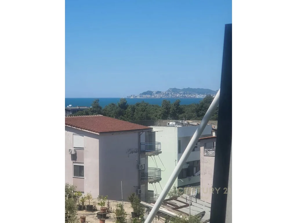 Apartamento 3+1+2 con vista al mar en venta en Golem, Durrës