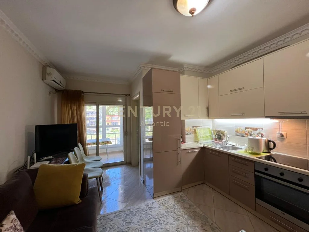 Apartamento 1+1 en venta en Shkëmbi i Kavajës, Durrës [primera línea de mar]
