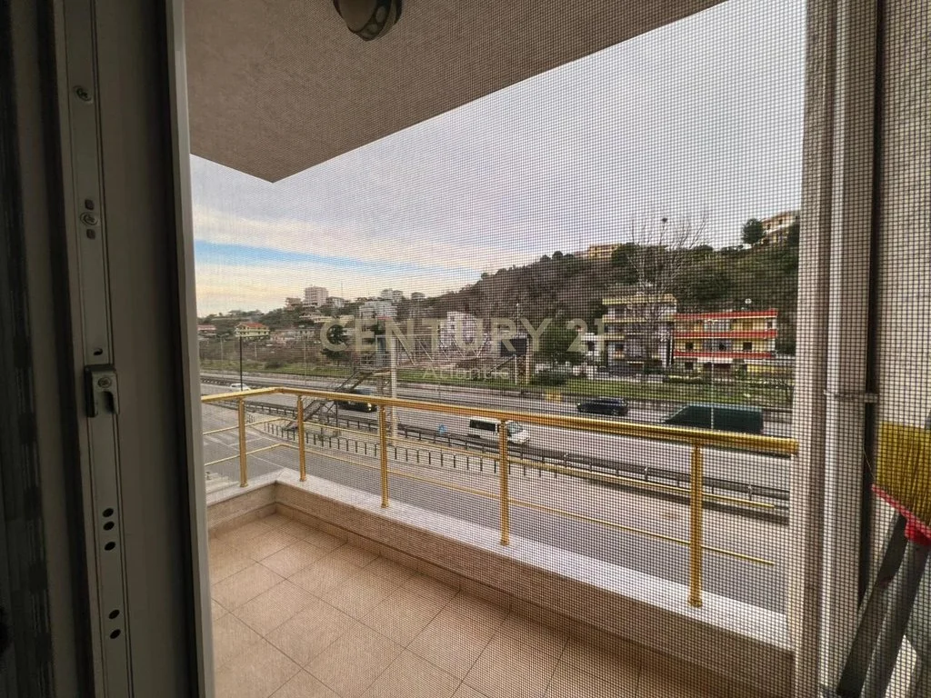 Apartamento 1+1 en venta en Shkëmbi i Kavajës, Durrës [primera línea de mar]