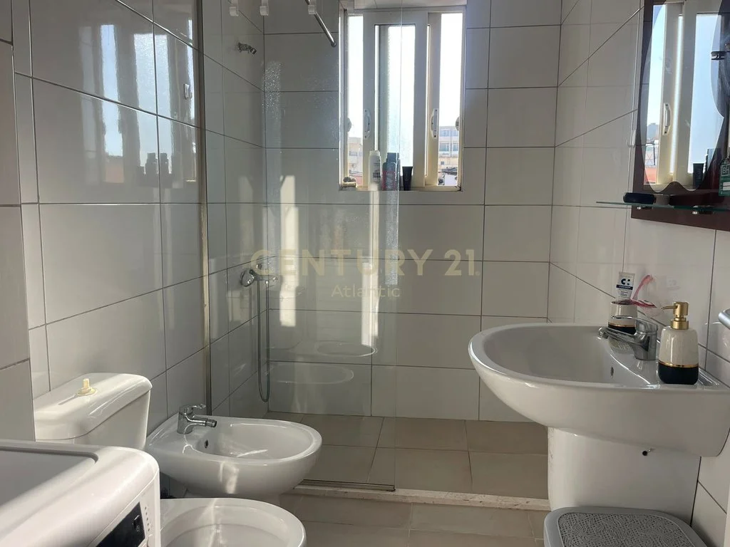 Apartamento 1+1 con 2 balcones en venta en Plazh Iliria, Durrës