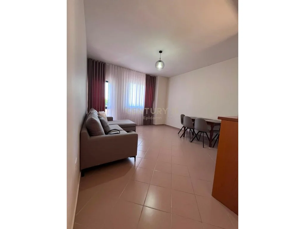 Apartamento 2+1+2 en venta en Plazh, Rrota e Kuqe