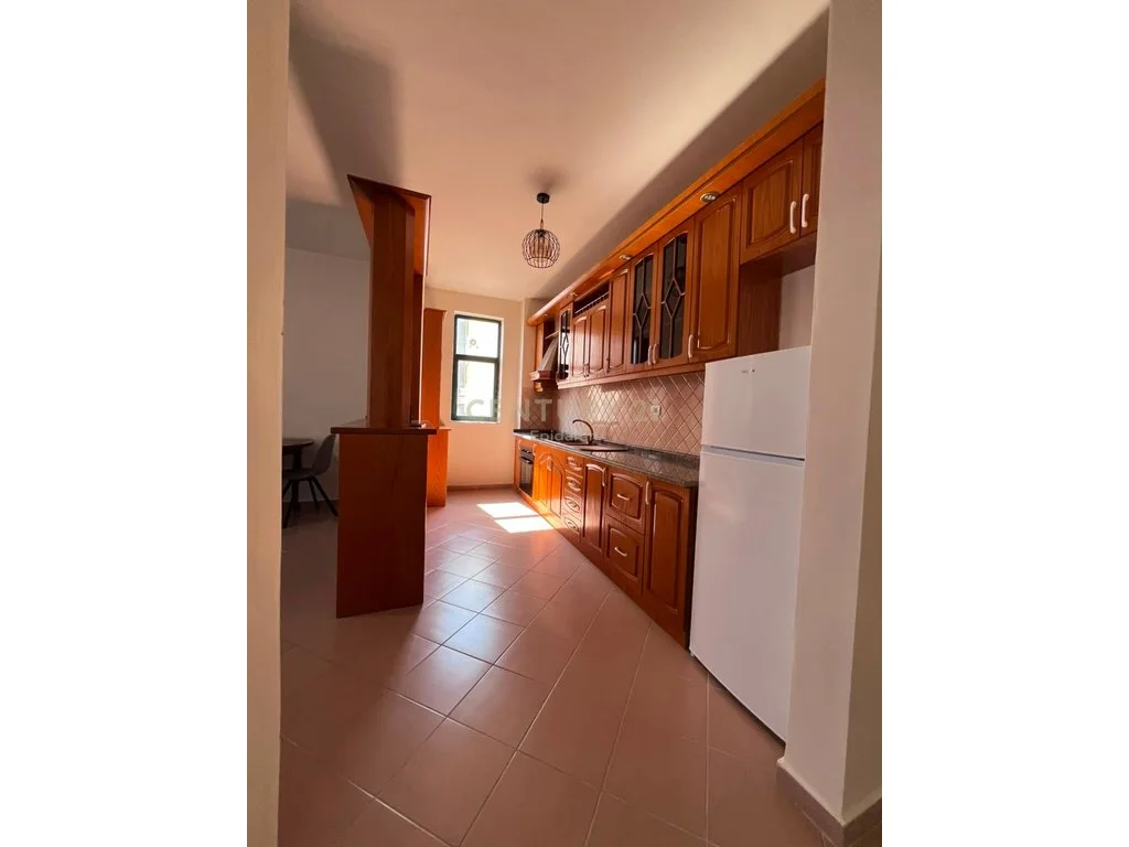 Apartamento 2+1+2 en venta en Plazh, Rrota e Kuqe