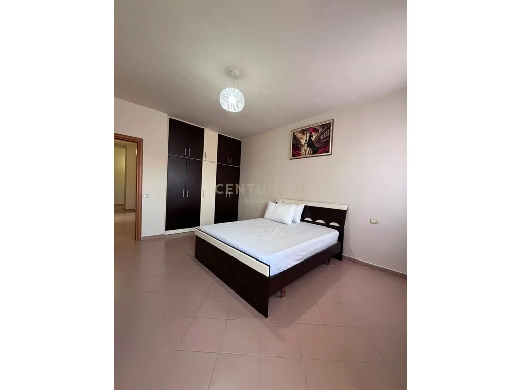 Apartamento 2+1+2 en venta en Plazh, Rrota e Kuqe