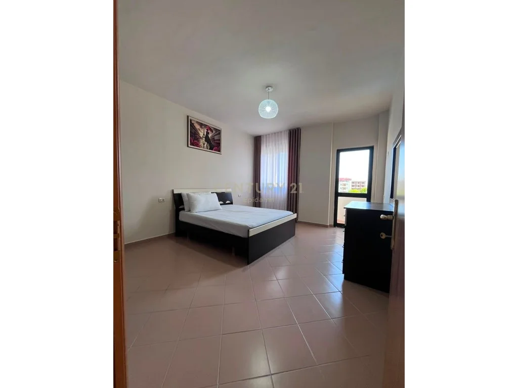 Apartamento 2+1+2 en venta en Plazh, Rrota e Kuqe