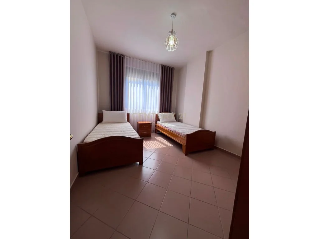 Apartamento 2+1+2 en venta en Plazh, Rrota e Kuqe