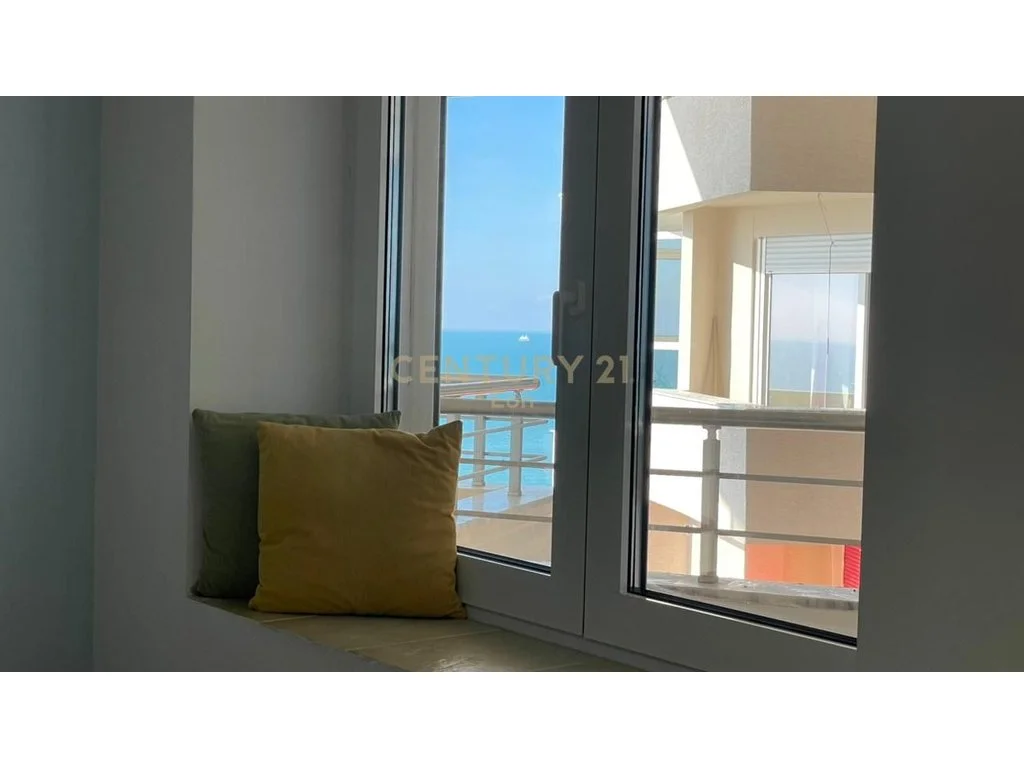 Se vende magnífico apartamento 2+2 en primera línea de playa con vista al mar, Shkëmbi i Kavajës, Durrës