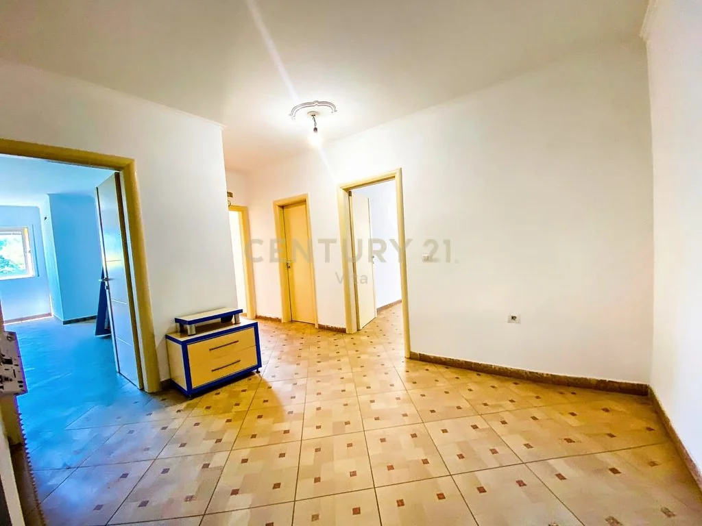 Apartamento 2+1 en venta en la playa de Durrës
