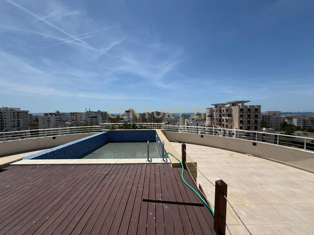 Ático 3+2 con vistas al mar y a la ciudad, Plazh Hekurudha, Durrës