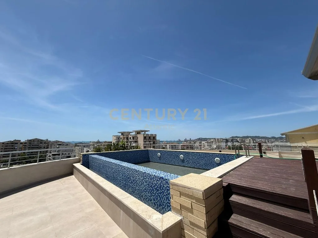 Ático 3+2 con vistas al mar y a la ciudad, Plazh Hekurudha, Durrës