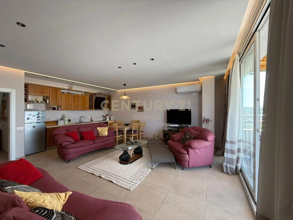 Ático 3+2 con vistas al mar y a la ciudad, Plazh Hekurudha, Durrës