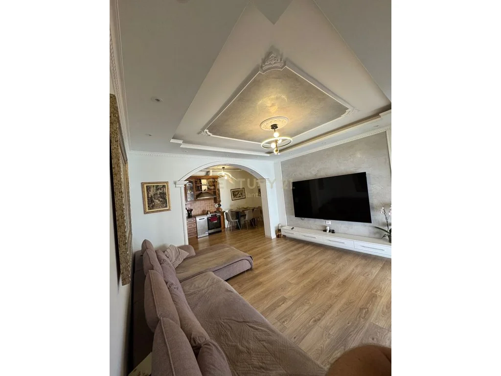 Apartamento 2+2 en venta en la playa, Durrës