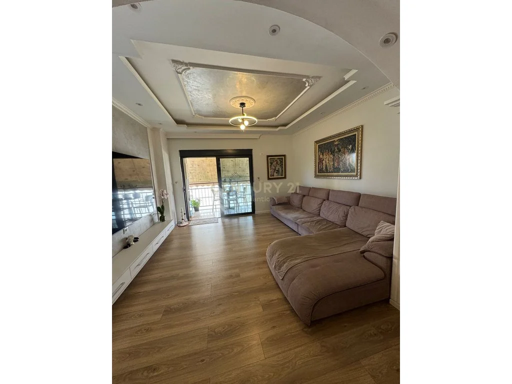 Apartamento 2+2 en venta en la playa, Durrës