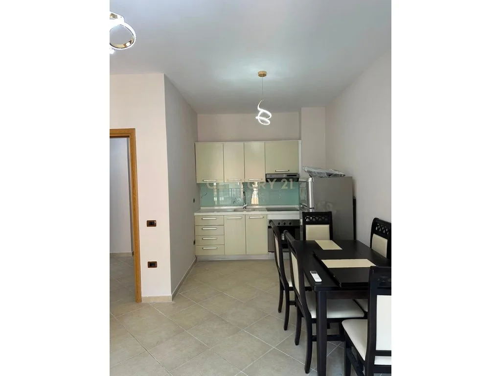 1+1 apartment for sale in Shkëmbi i Kavajës, 150 m from the sea