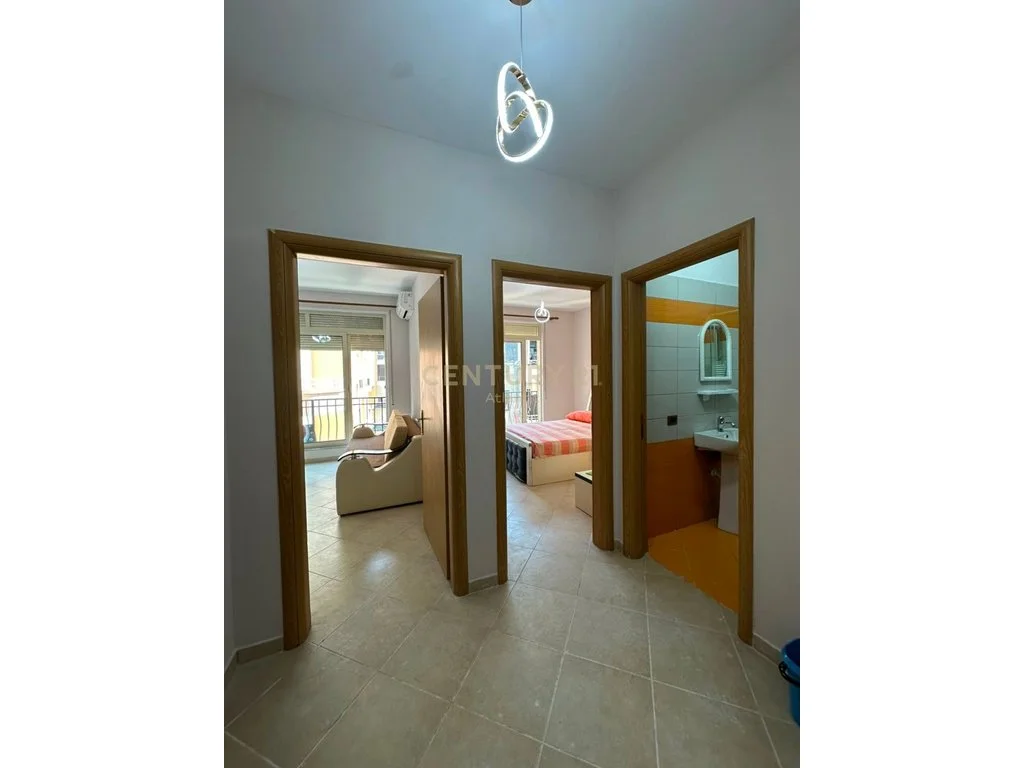 1+1 apartment for sale in Shkëmbi i Kavajës, 150 m from the sea