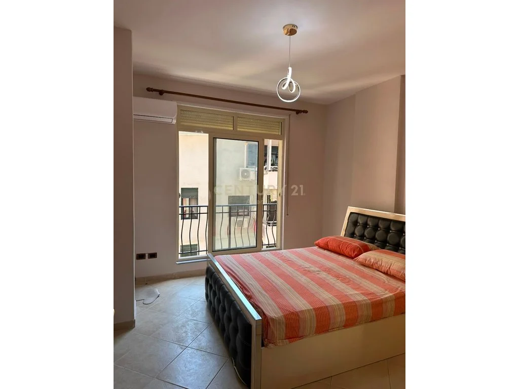 1+1 apartment for sale in Shkëmbi i Kavajës, 150 m from the sea
