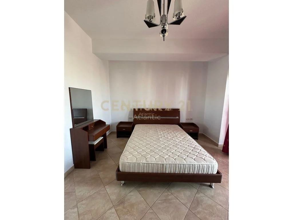 Apartamento 1+1 con vista al mar en venta en la playa, Durrës