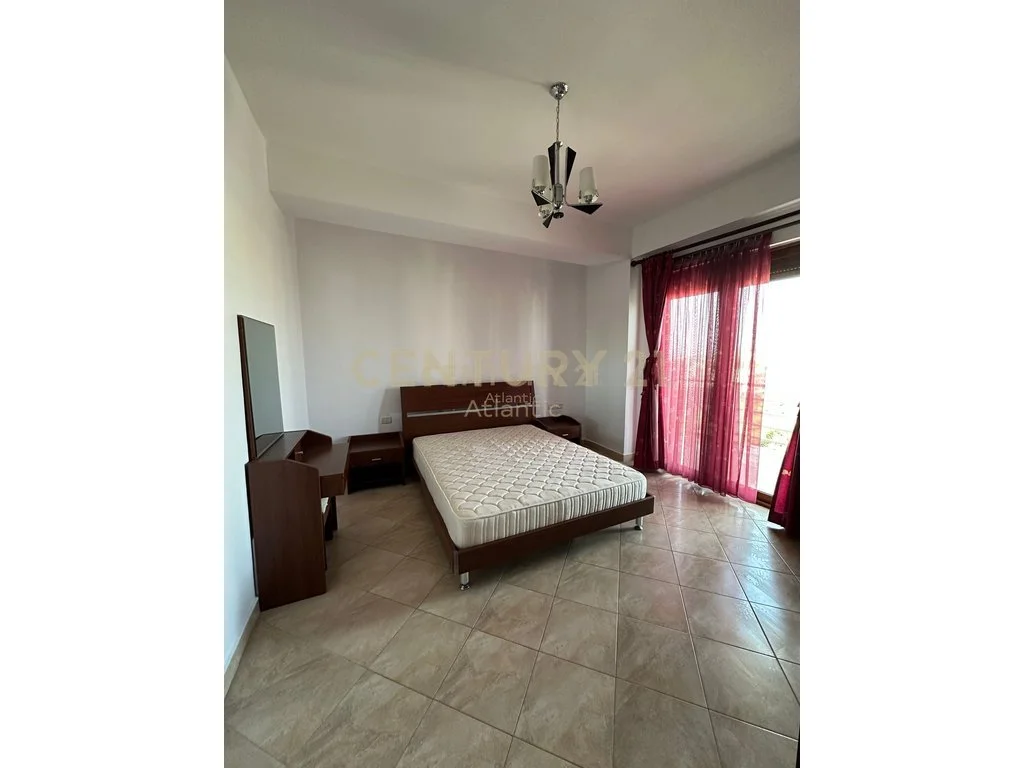Apartamento 1+1 con vista al mar en venta en la playa, Durrës