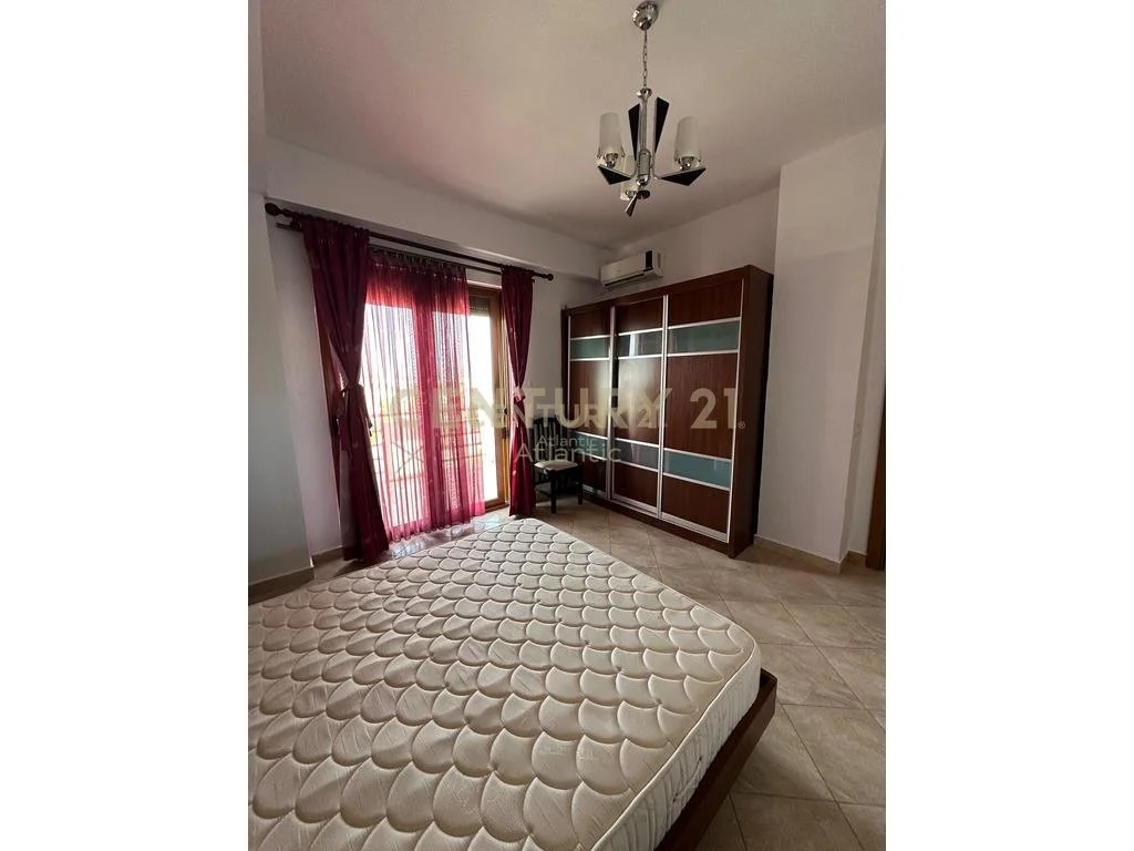Apartamento 1+1 con vista al mar en venta en la playa, Durrës