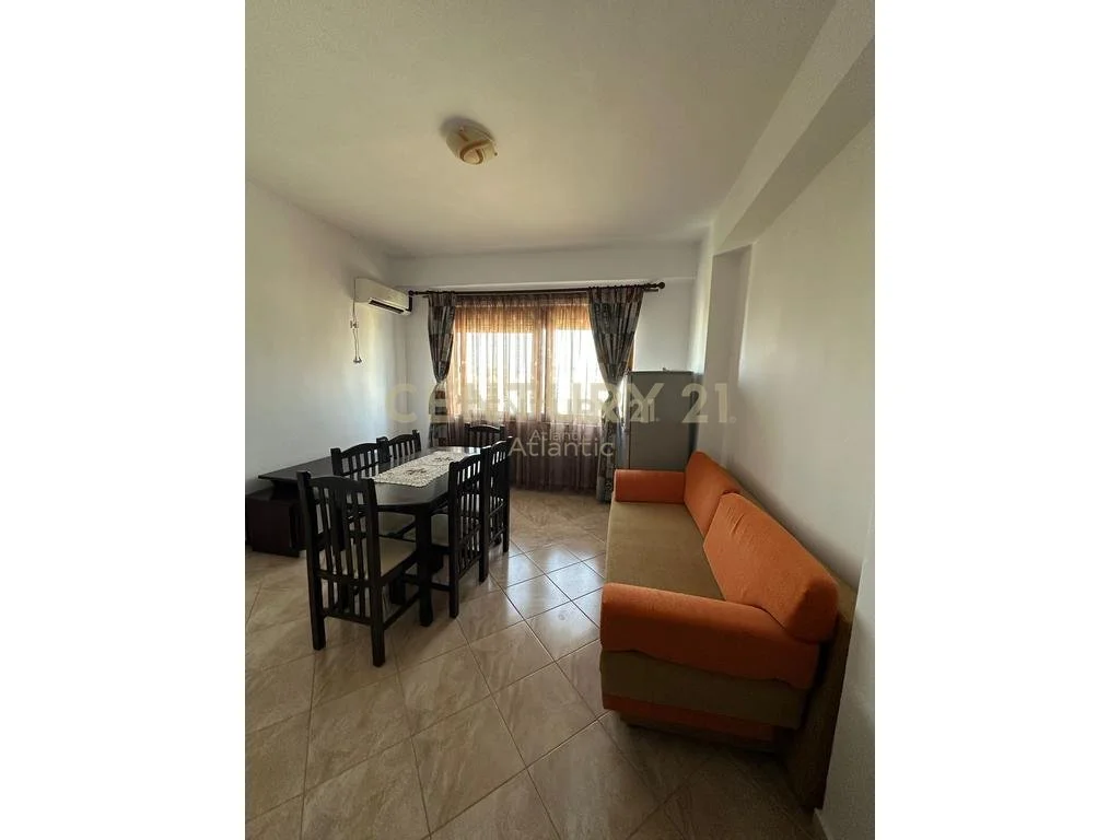 Apartamento 1+1 con vista al mar en venta en la playa, Durrës