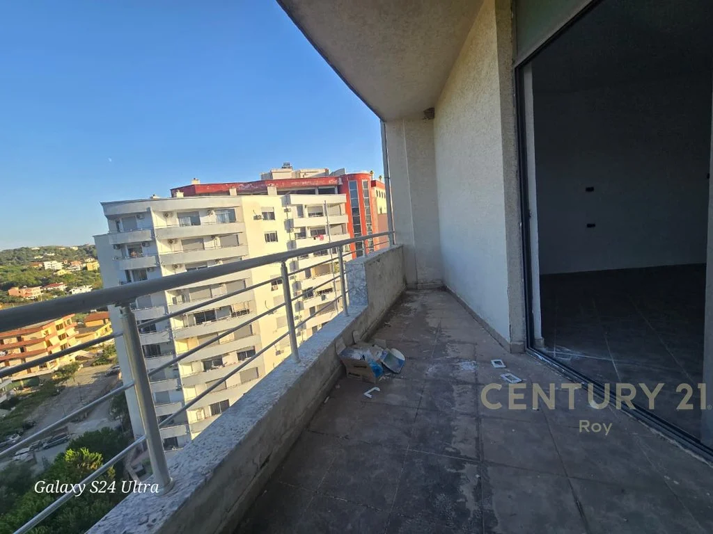 Apartamento 1+1 en venta en Shkëmb i Kavajës