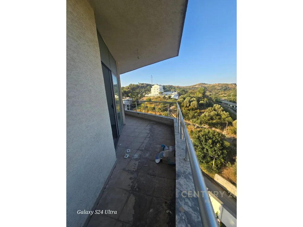 Apartamento 1+1 en venta en Shkëmb i Kavajës