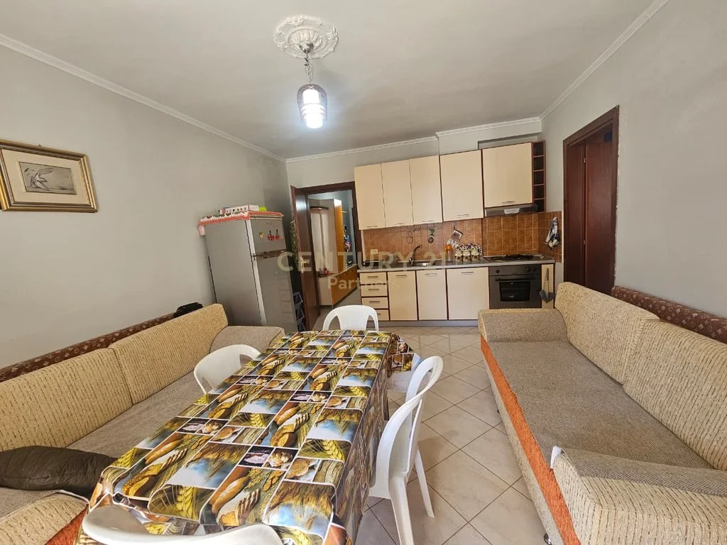 Apartamento 1+1 en venta en el complejo Alb Adriatik, Golem