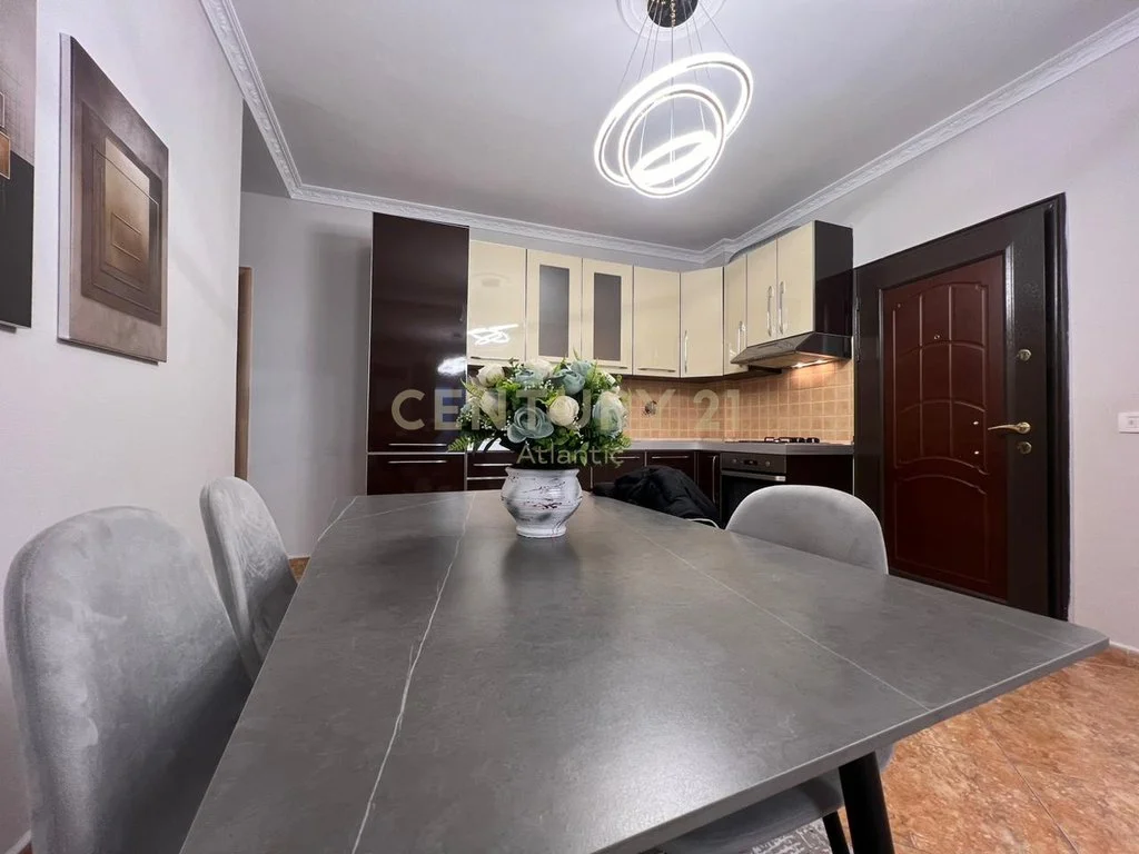 Apartamento 2+1 en venta en la residencia Eka, zona de playa – Durrës