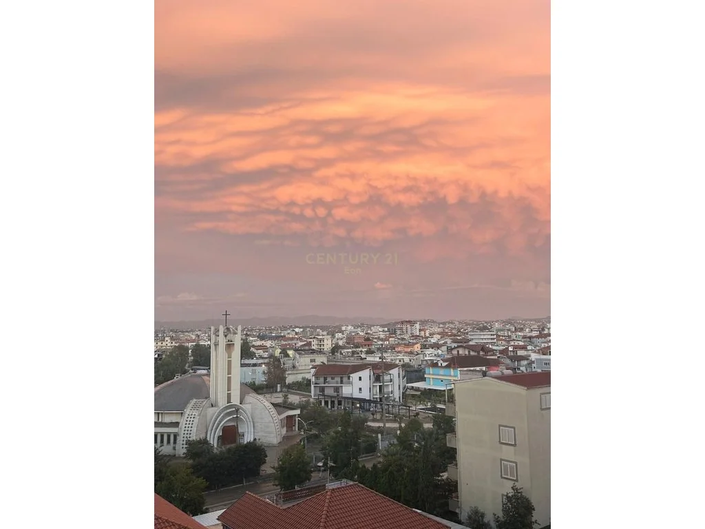 Apartamento 2+1+2 en venta cerca de la antigua URT, Durrës