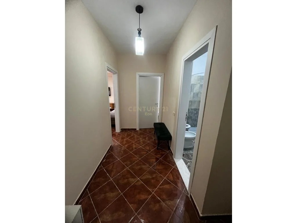 Apartamento 1+1 en venta en Shkëmbin e Kavajës, Durrës
